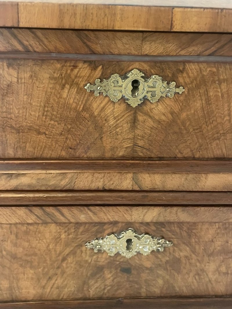 Antique Victorian Outstanding Quality Burr Walnut Chest of Four Drawers - Image 11